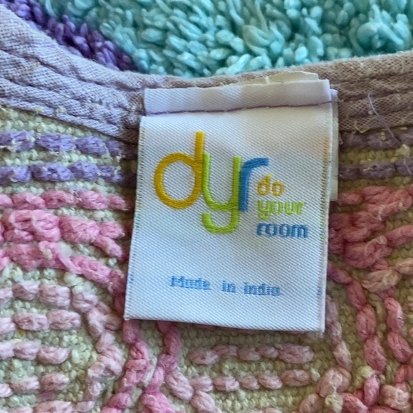 DYR 30” x 23.5” Princess Carriage Colorful Pastel Rug Machine Washable Like New - Picture 5 of 6